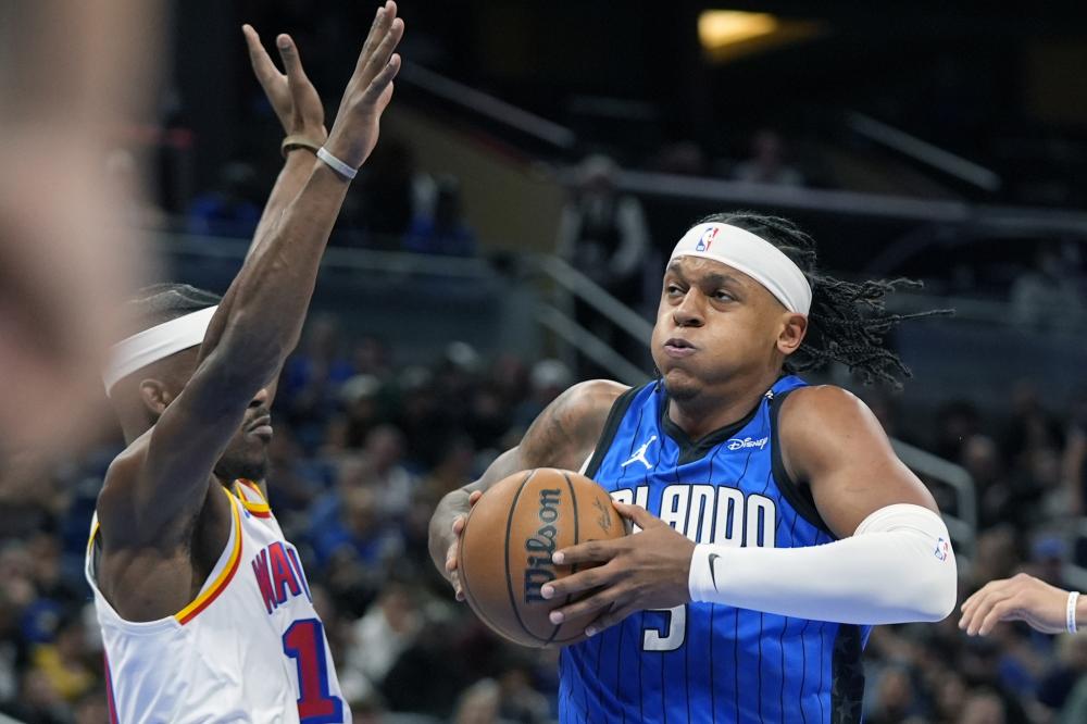 内马尔通过 内马尔通过